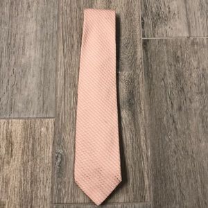 Calvin Klein Pink tie. Made in Italy.